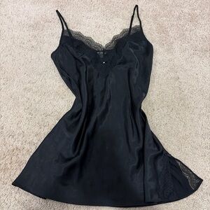 Victoria’s Secret Black Lace Satin Nightgown Slip Sleep Size Medium